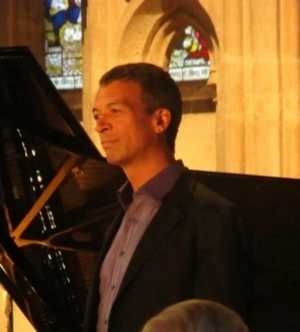 Roderick Williams takes a bow